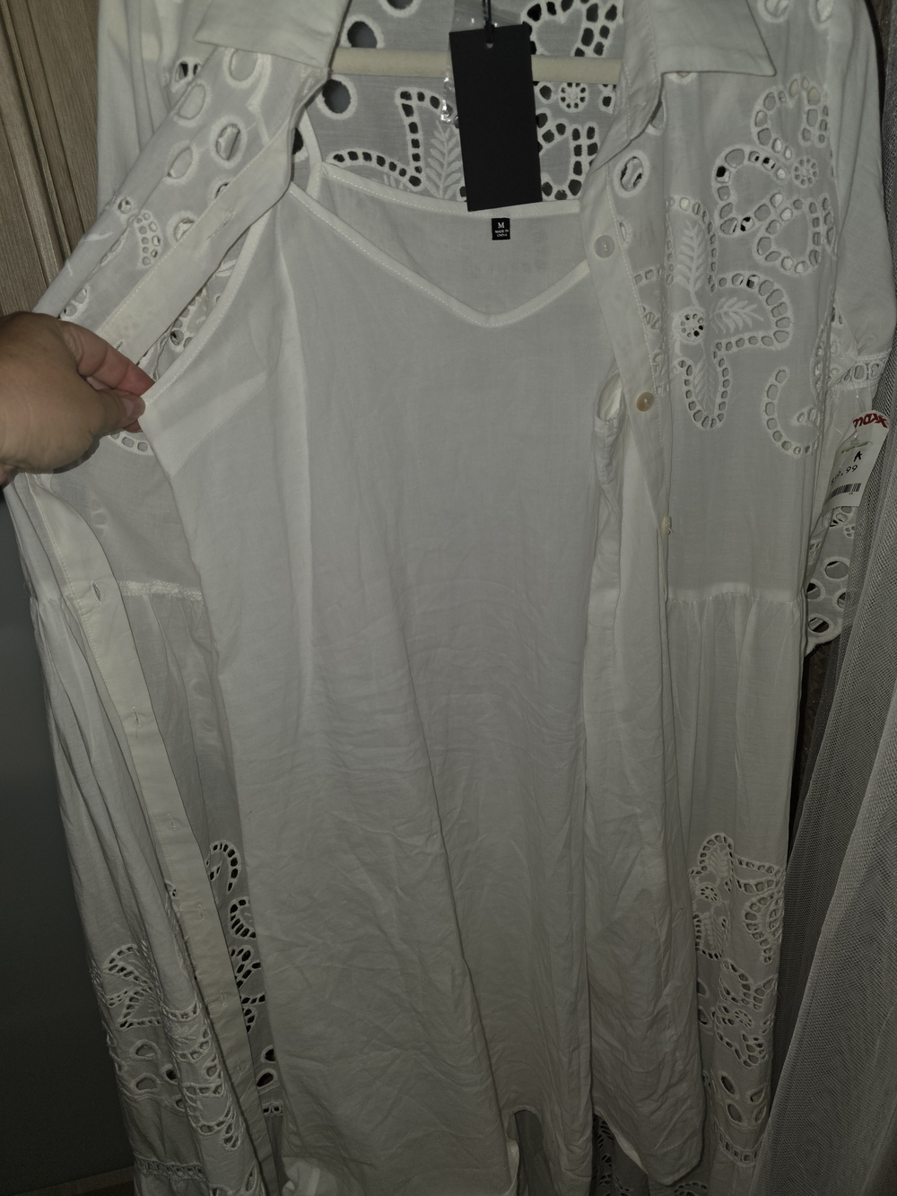 Elegant white Solitaire dress, button-front, featuring perforated trim Size M - Picture 3 of 7